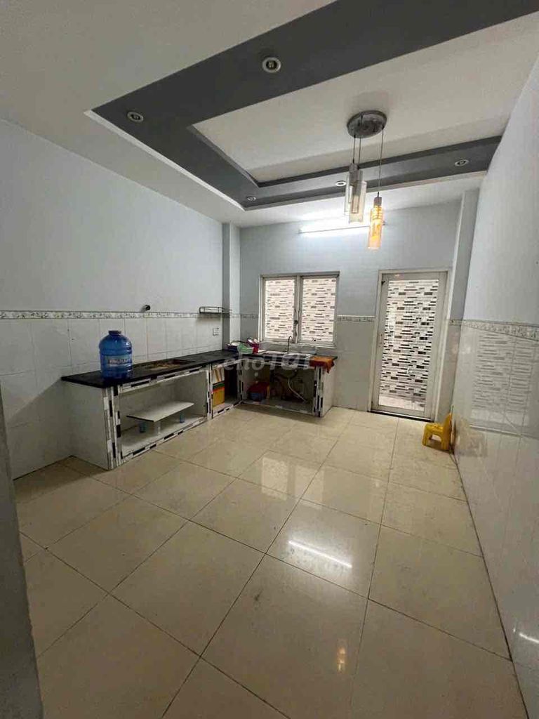 Rent a Hương Lộ 2.4 x 16m. 4-story roof four bedroom 3-million toilets.