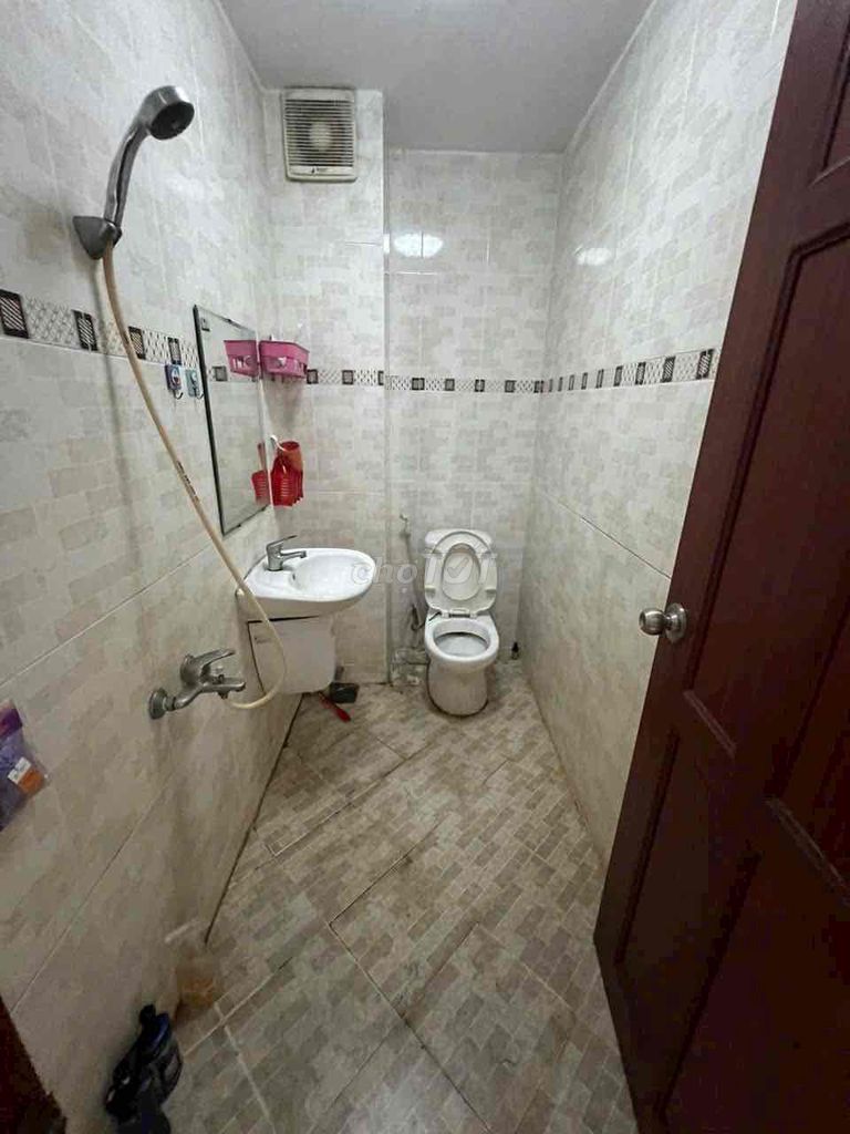 Rent a Hương Lộ 2.4 x 16m. 4-story roof four bedroom 3-million toilets.