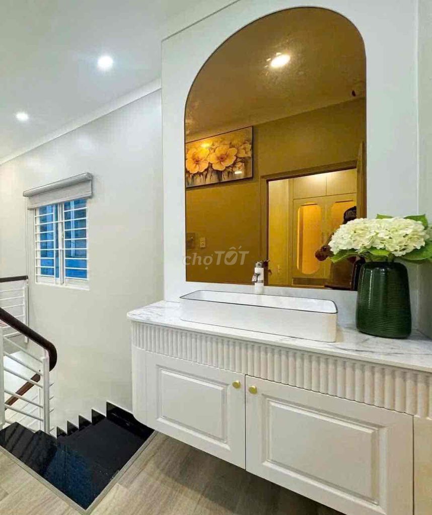 Renting the original Trần Văn Khánh-- 16 million a month.