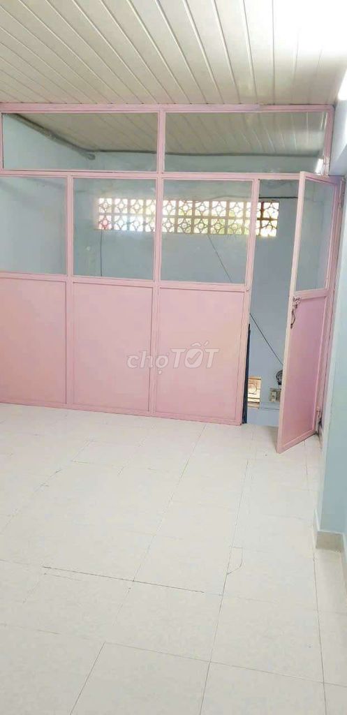 Rent a 1 st floor in LM/ Điện Biên Phủ/ Bình Thạnh