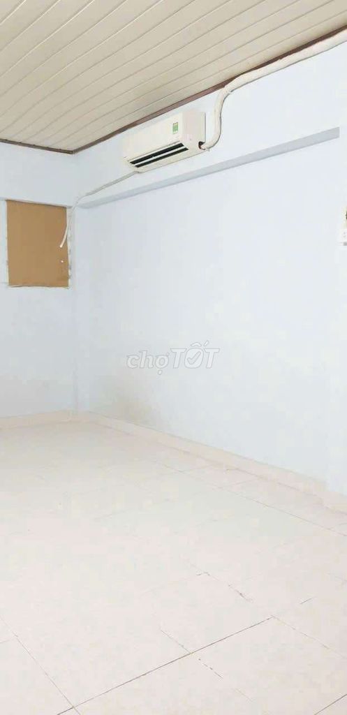 Rent a 1 st floor in LM/ Điện Biên Phủ/ Bình Thạnh