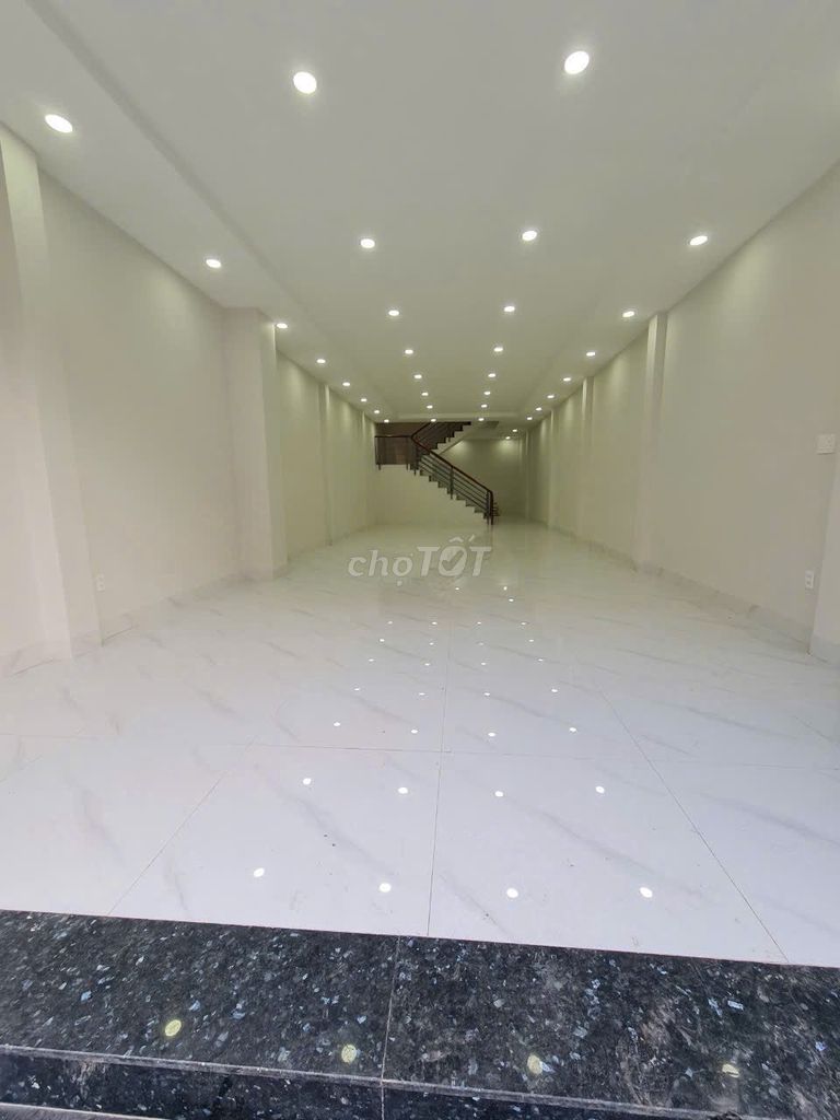 Renting business cash. 4.2 x20 M Hai Bà Trưng--50 million.