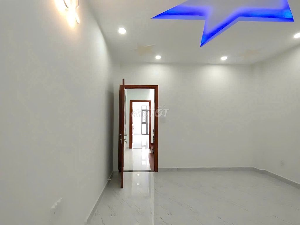 Need to rent an alley building 6-0-0-0-0-0-0-0-3QQTân Bình near the Republic.