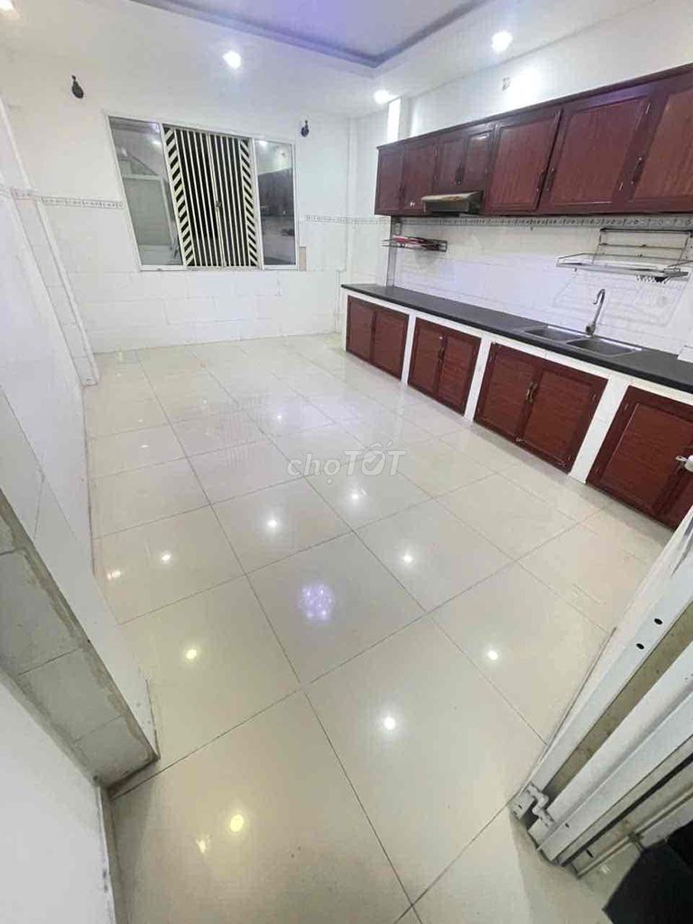 A mtkd Hậu Giang 4 x 30 - 5 floors for 30 million