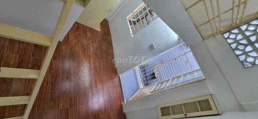 Let's rent out the original house. The Chis, the 7th.QPhú Nhuận.