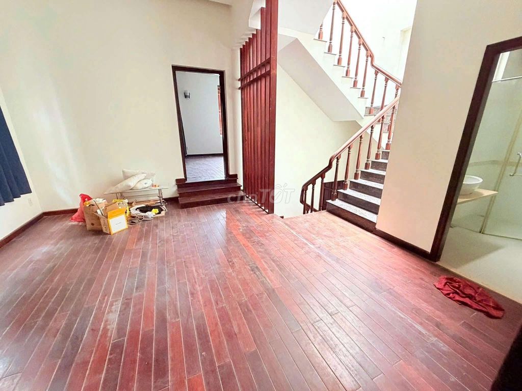 Rendging the Great America's home, 7th District, 105 X21