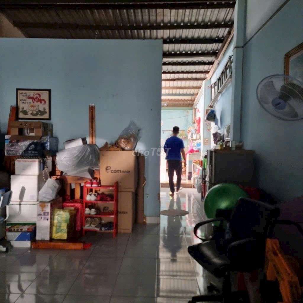 16 million : House 84 M2 Bùi Hữu Nghĩa - truck access, storage + office