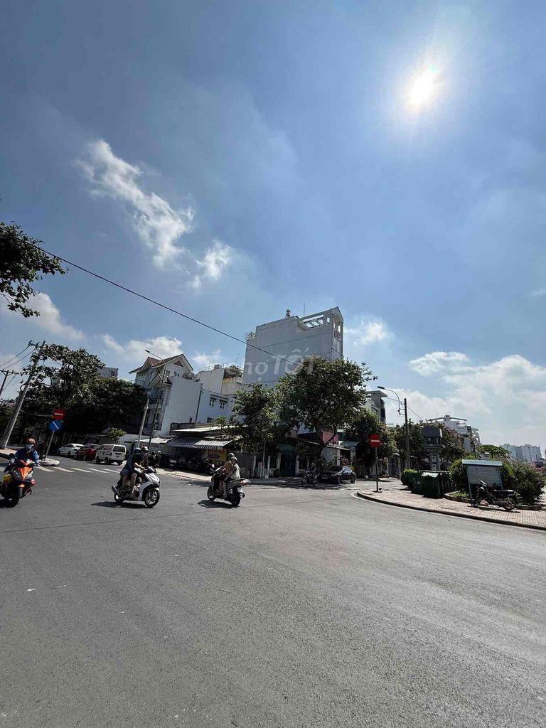 Rents Hiền Vương, closes, 17 million, 7 x20 meters