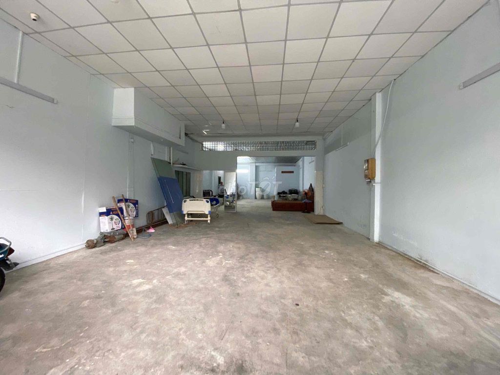 Rents Hiền Vương, closes, 17 million, 7 x20 meters
