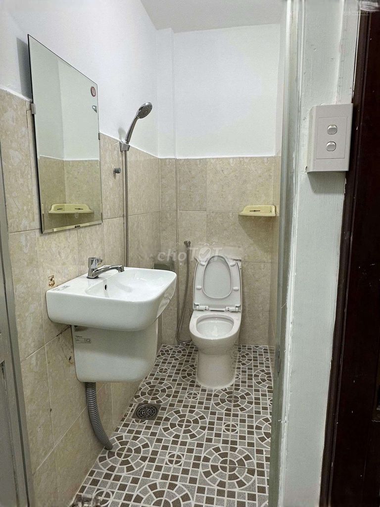 12.5 million-- 60 M2 Phan Xích Long-7-1-- 2 bedrooms, 2 toilets--