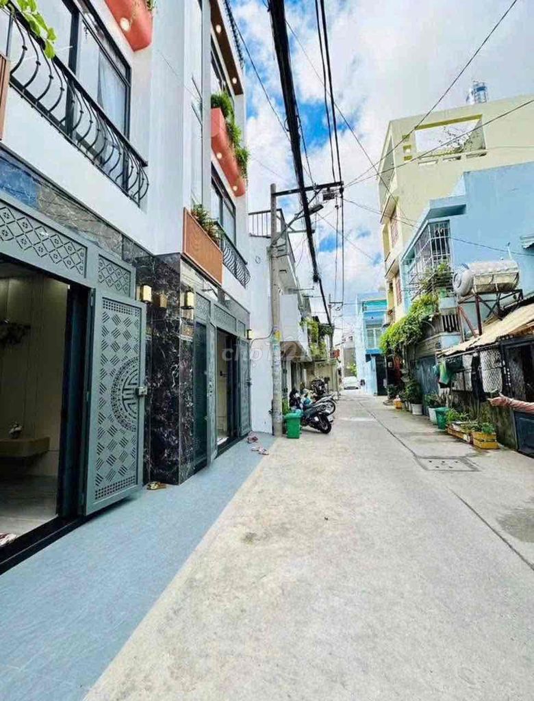 The beautiful new home is Hoàng Bật Đạt-720. 15 with VHS.