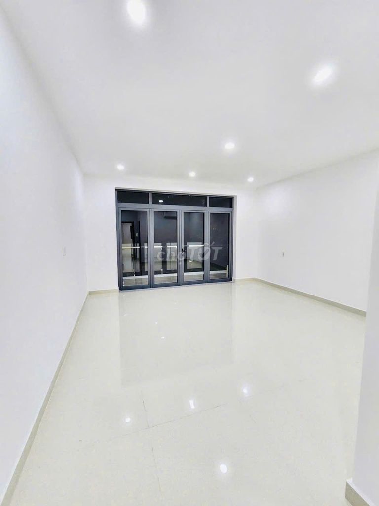 Rent an alley house 39/2 A Vườn Chuối, 1893 4 District 3.