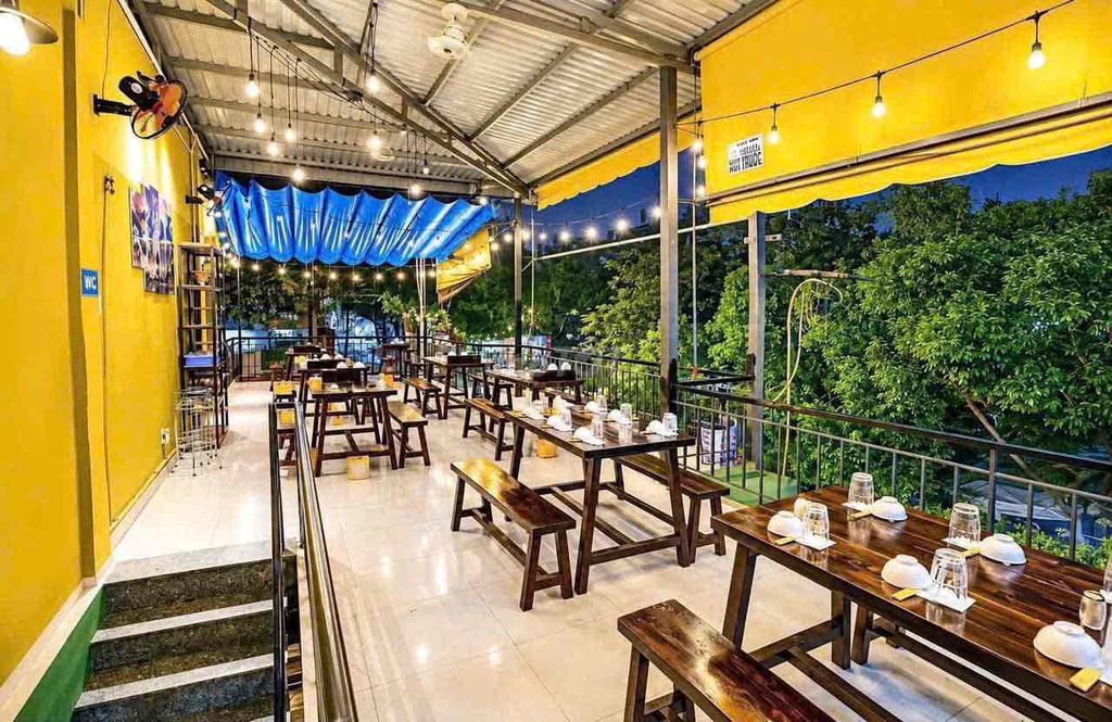 We're going to rent off the angle of two milliliters of Hiền Vương area of four meters x 20 meters per floor, which costs 20 million a month.