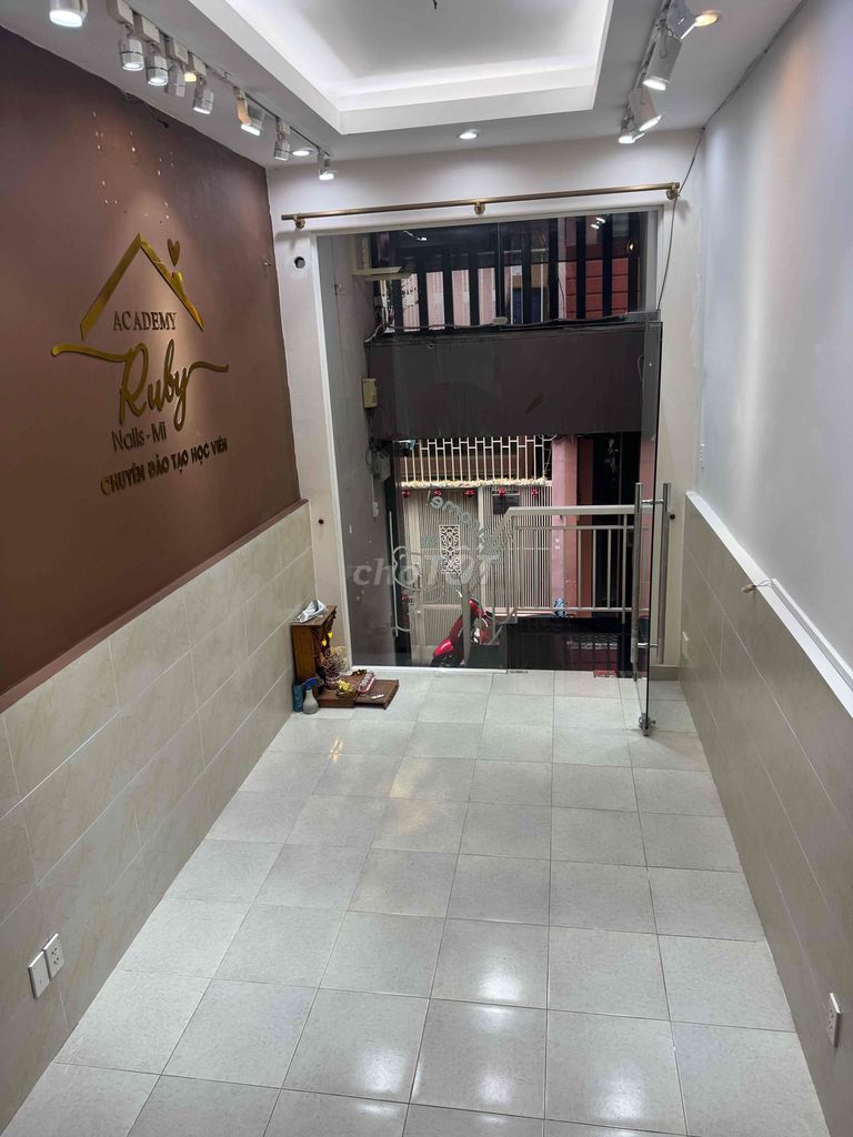 Rent an H3 G Nguyễn Trãi P Bến Thành District 1.