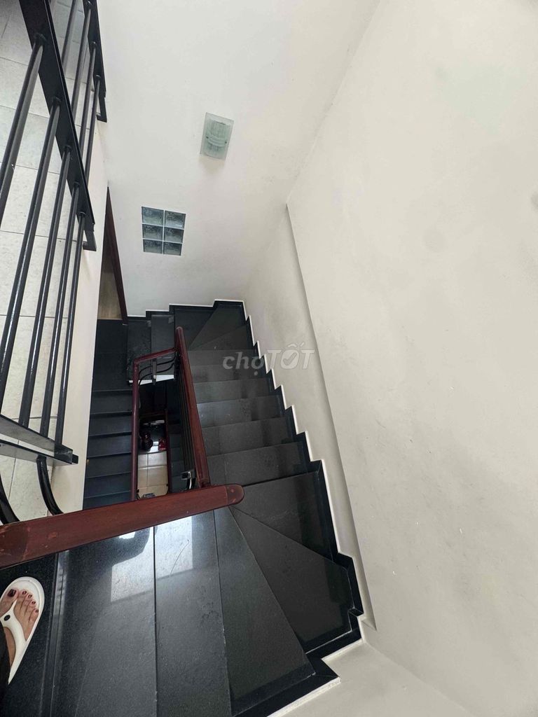 Rent an H3 G Nguyễn Trãi P Bến Thành District 1.