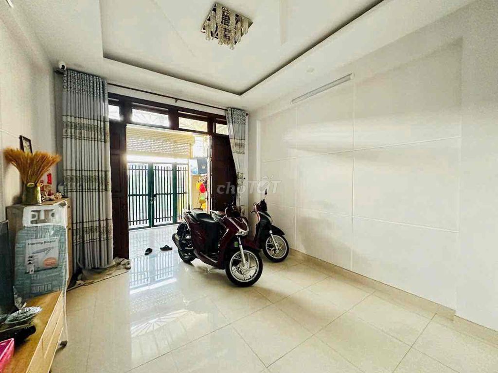 8 M Alley was invented by the market with 8.5 million air conditioning.