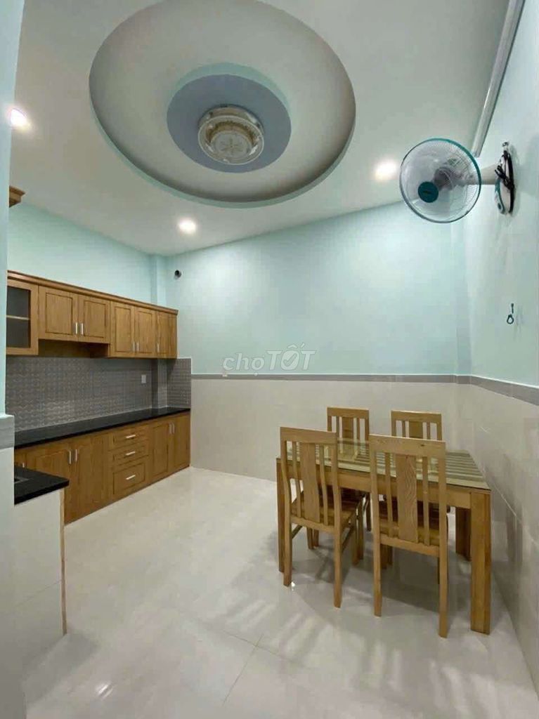 4th floor floor. 11th floor. Very cheap middle floor.