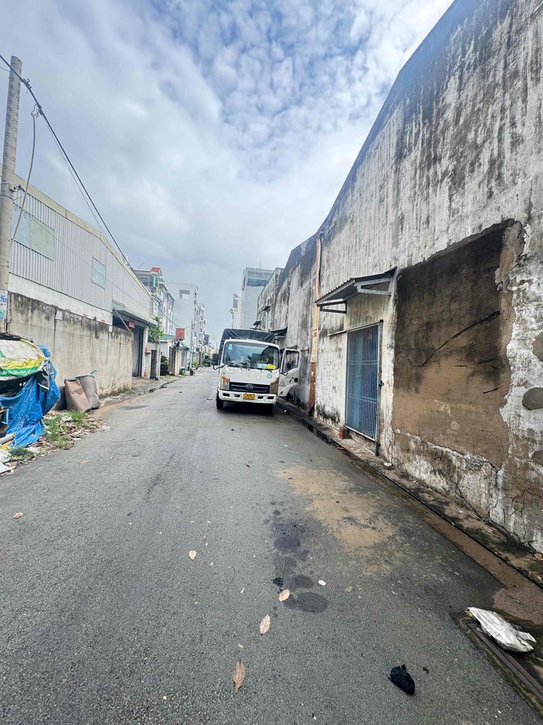 Rent out the Hương Lộ 2 public warehouse for only 22 million.