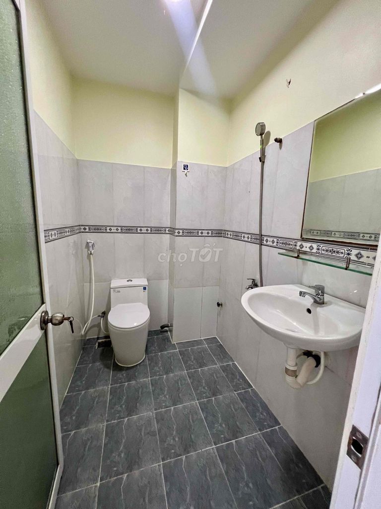 Rent a 200-foot-one-thirty area three-four floors of bedroom four-room parking lot right off the border.