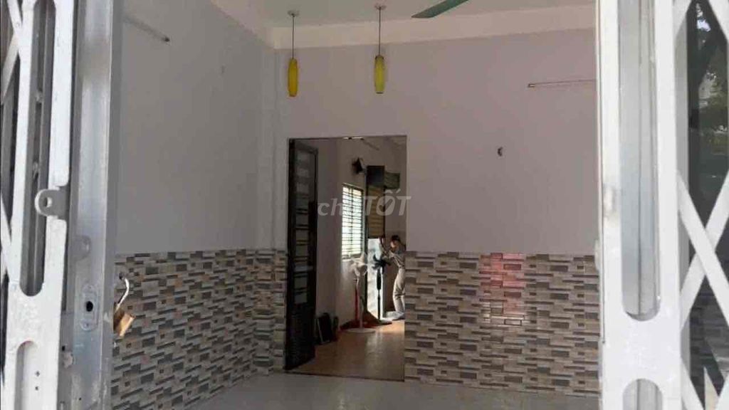 Rent 5 x 15-- Bà Điểm-- 8 million per month.