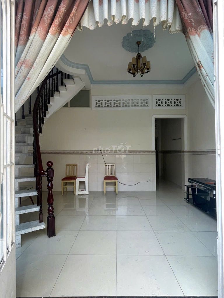 Rent Tân Quý Alley 6 M through 5 x 13 M cast. Three bedrooms a floor.