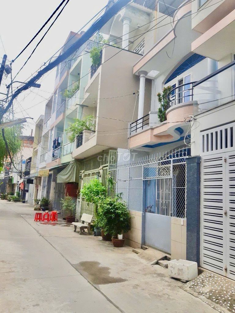 Rent Tân Quý Alley 6 M through 5 x 13 M cast. Three bedrooms a floor.