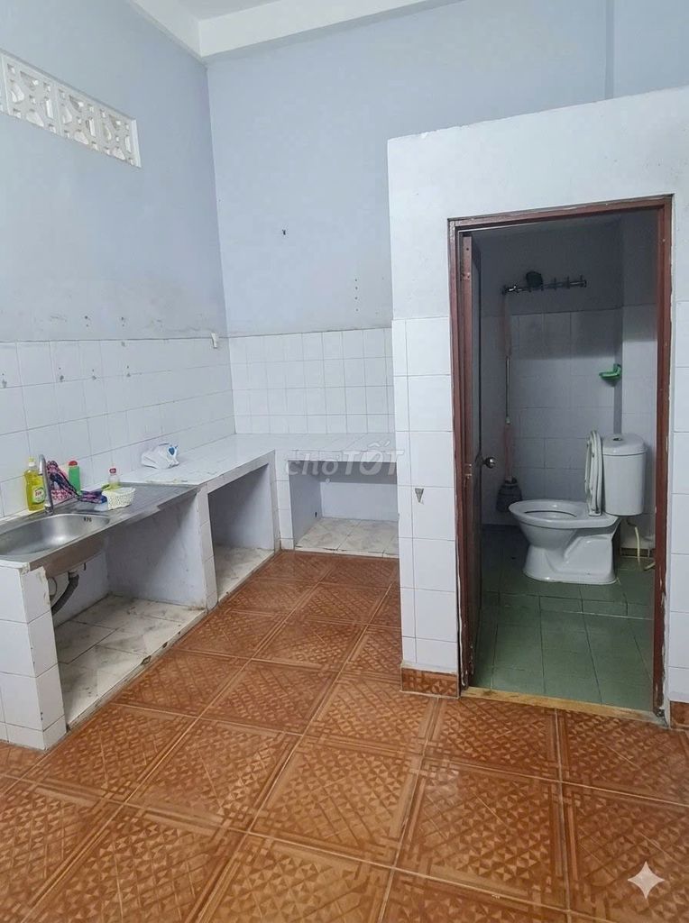 4 meters of Asci & Phú Thọ Hòa _4 x 10 m_2 Est. 2 Est. + 2 toilet + balcony