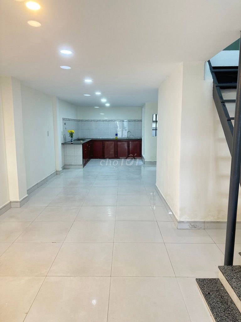 Rent the new original apartment down Huỳnh Thị Hai p. District 12