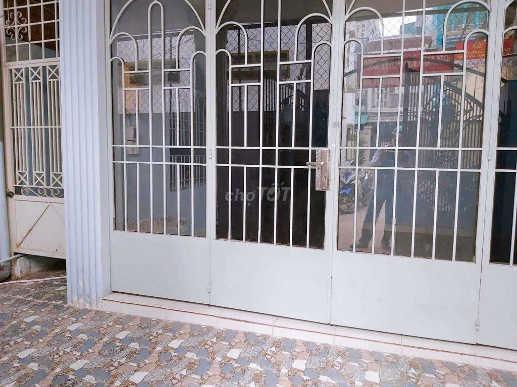 Renting the entire Tôn Thất Thuyết alley, 4th.