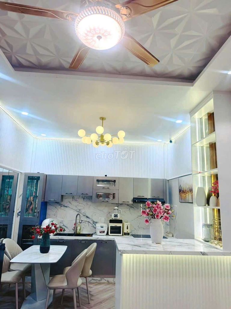 House 1 011 3rd floor N 8 x 9 m Huỳnh Tấn Phát near District 4