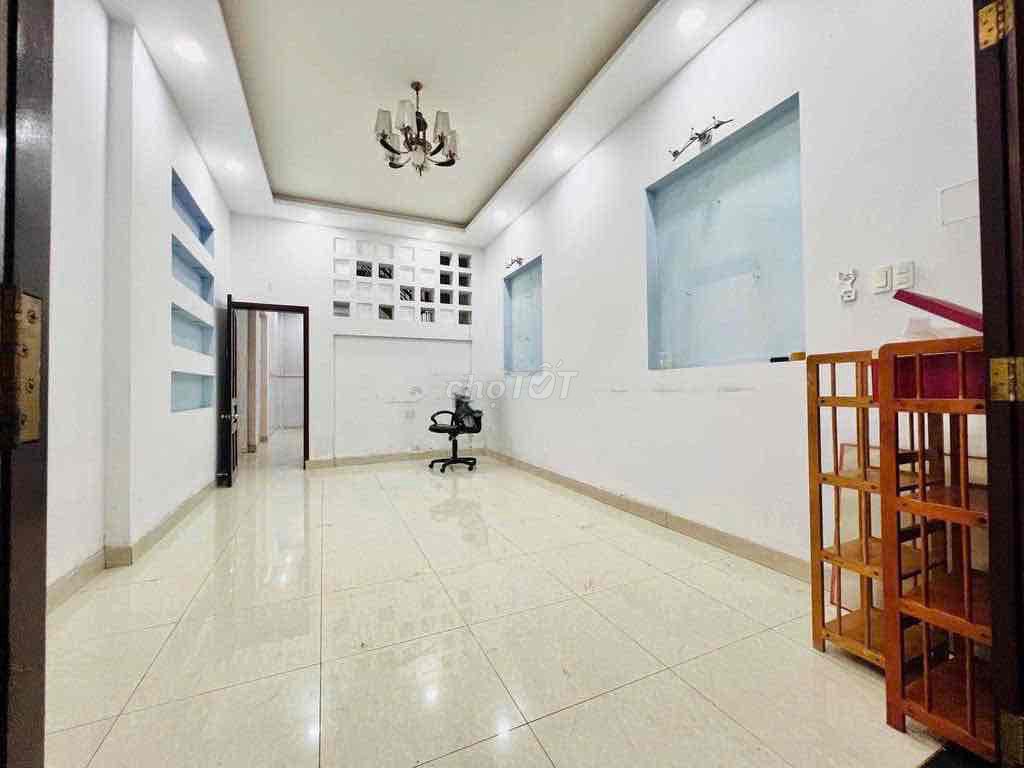 4x18, 6 bedroom, 4 toilets, Lý Thường Kiệt,770 7, Tân Bình, near 716.