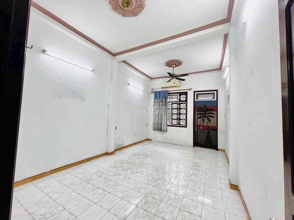 4x18, 6 bedroom, 4 toilets, Lý Thường Kiệt,770 7, Tân Bình, near 716.