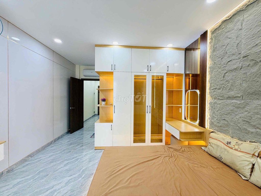 The 8m Trường Chinh 4 Lottrestrels House has 20 million cars with five toilets.