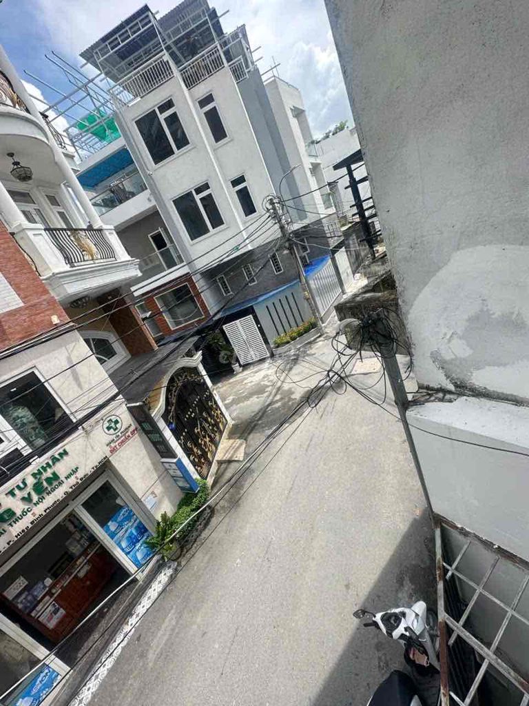 Smells good! 54 M2 (0.4101 M) 01000 area uses 150 M2 010,000 bedrooms 3 toilets 3 navey alleys 13 million a month