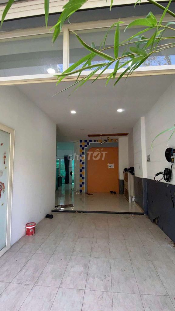 Rent the original KDC Trung Sơn, Bình Chánh, 8X20, 3 funeral house.