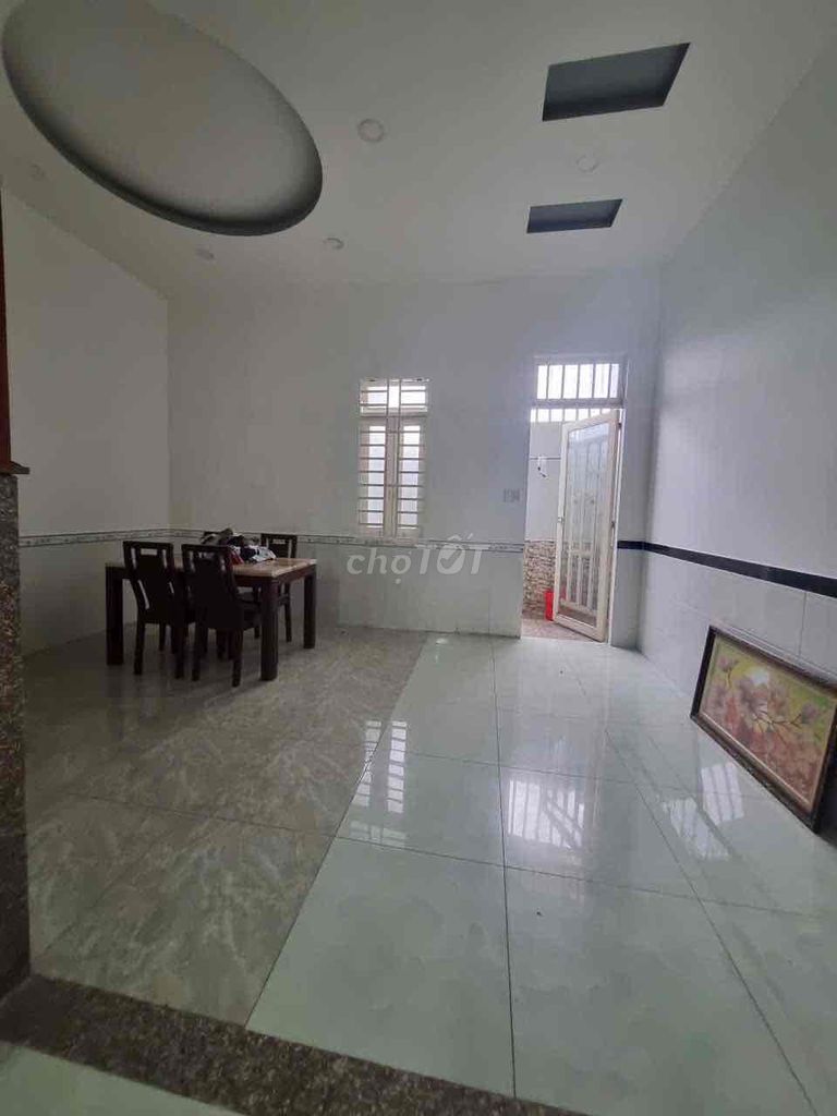 Rent three bedrooms, three toilets, Bà Điểm, seven million.