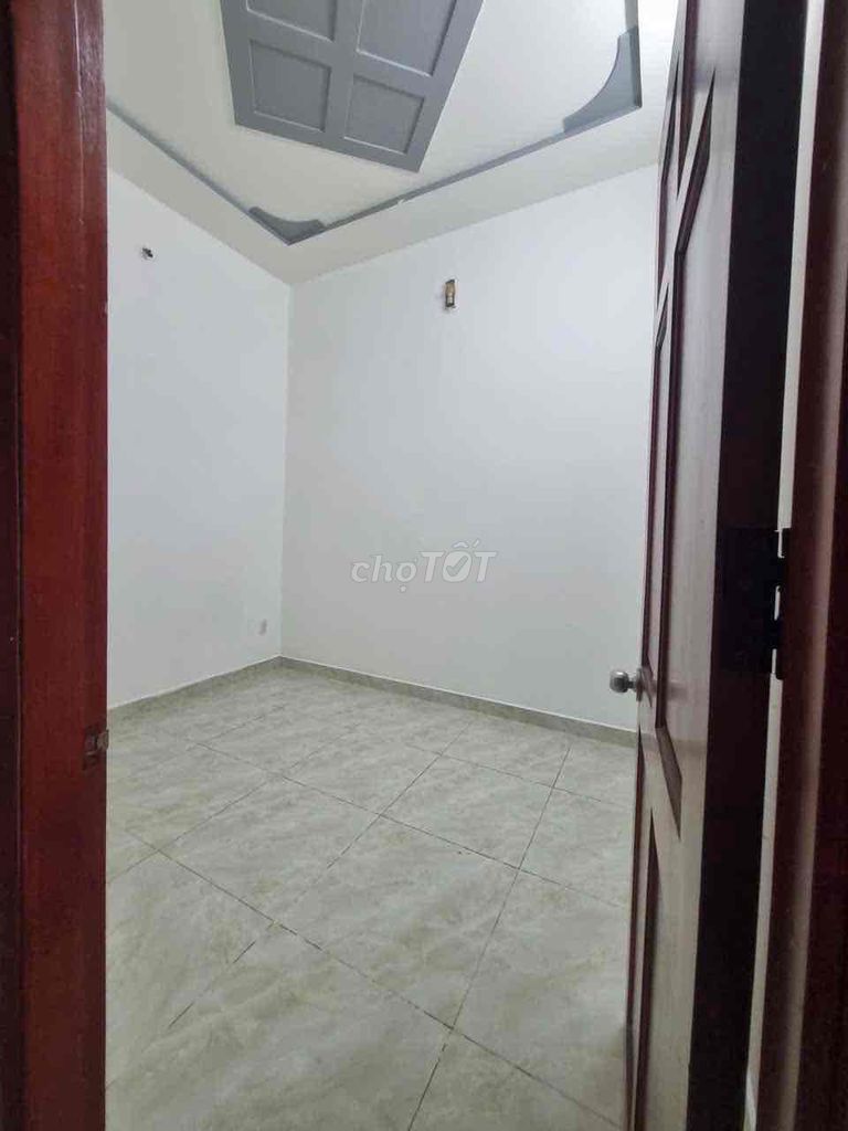 Rent three bedrooms, three toilets, Bà Điểm, seven million.