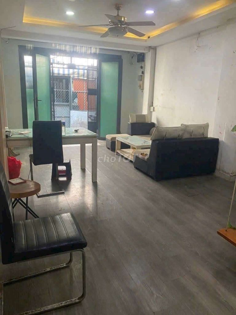 Rent an alley three on Trần Phú, 1874 District 5. area 4 m