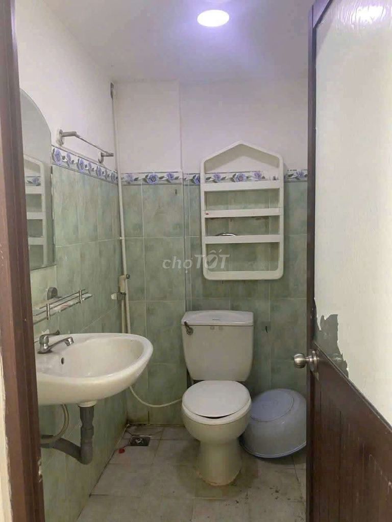 Rent an alley three on Trần Phú, 1874 District 5. area 4 m