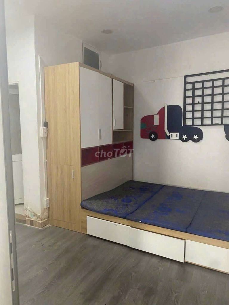 Rent an alley three on Trần Phú, 1874 District 5. area 4 m