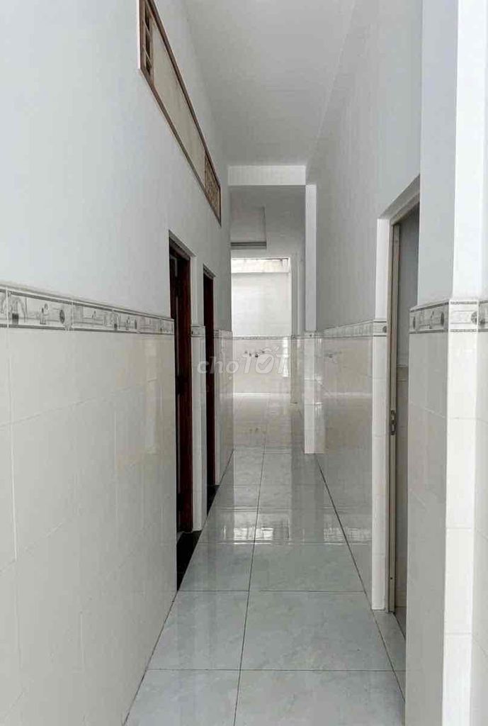 Rent the Trần Thị Hè cash house. 1250 meters a floor. 4th bedroom. 11 million businesses. Okay.
