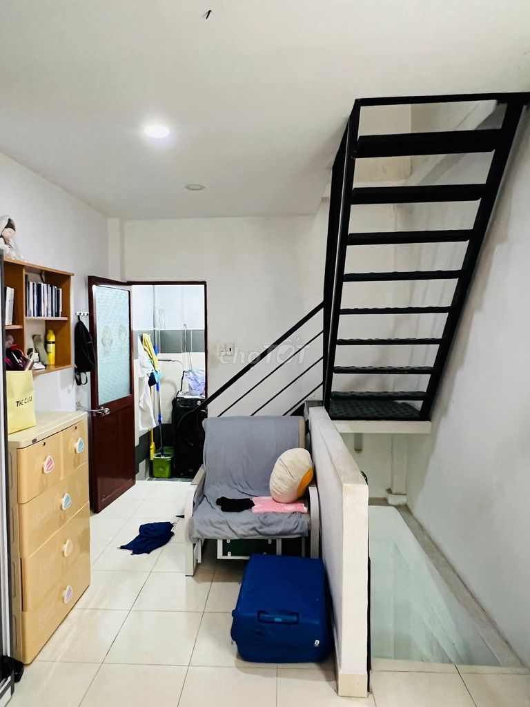 We need to rent the original house right over the Phan Văn Hân Bình Thạnh view bridge.