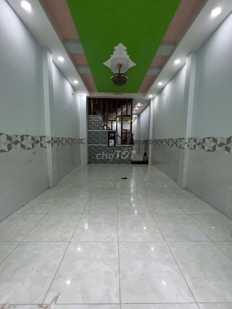 Rent Phú Thọ Hòa wards with three and a half sets of coffers. Four bedrooms.