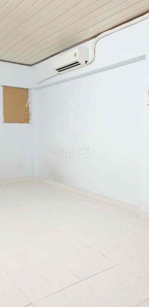The whole h3 g.q0, a bedroom, a toilet -- furniture.