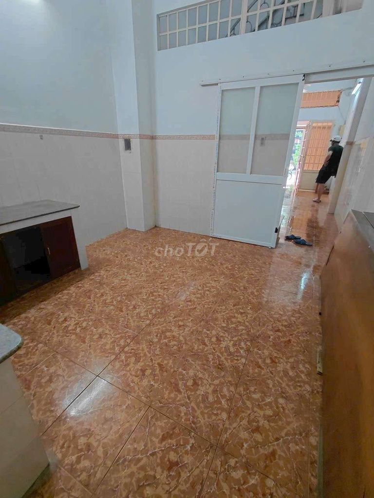 Rent 4 X 15 M 2 bedroom 2 vs is nice near the school later