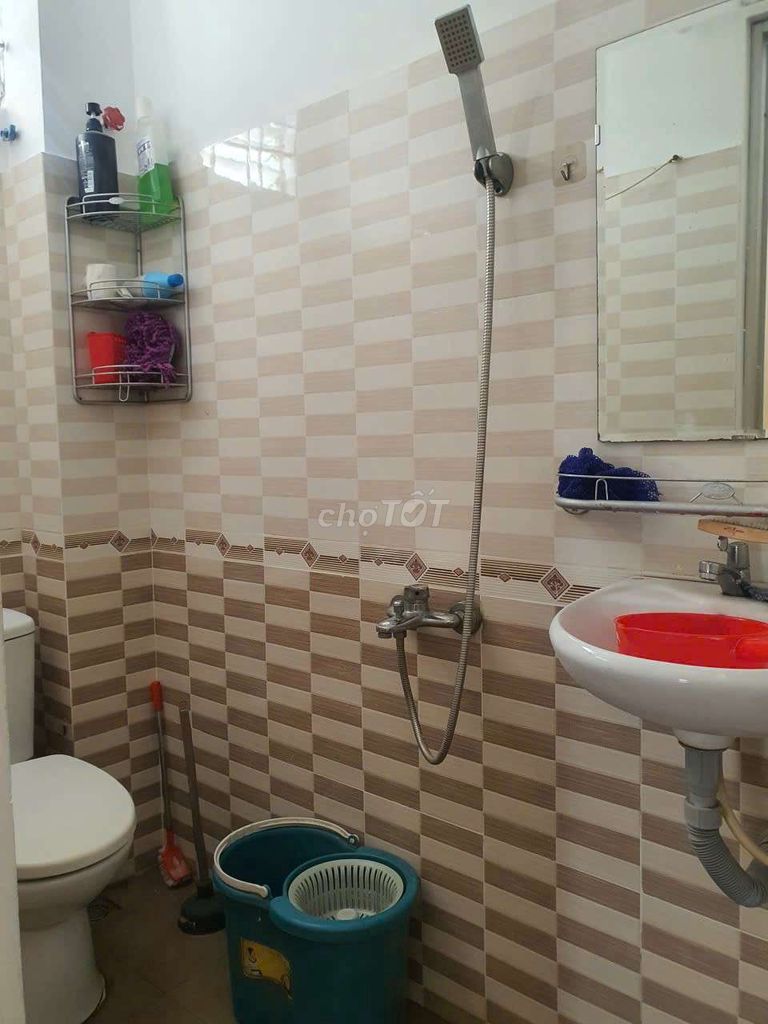 Rent the original apartment near - the square -gample -gamball.4 bedrooms. Two toilets. Ten million.