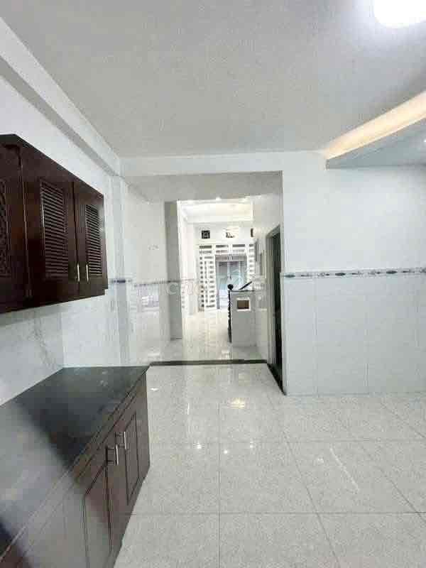 4 x 13 m 1 .8 feet plus 1 floor (3 bedroom 2 toilets) 4 meters down. Gò Dầu. Tân Phú