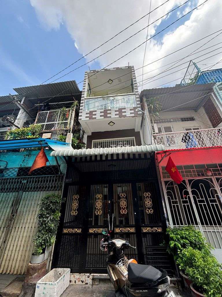 3 alleys 6 M Lạc Long Quân.