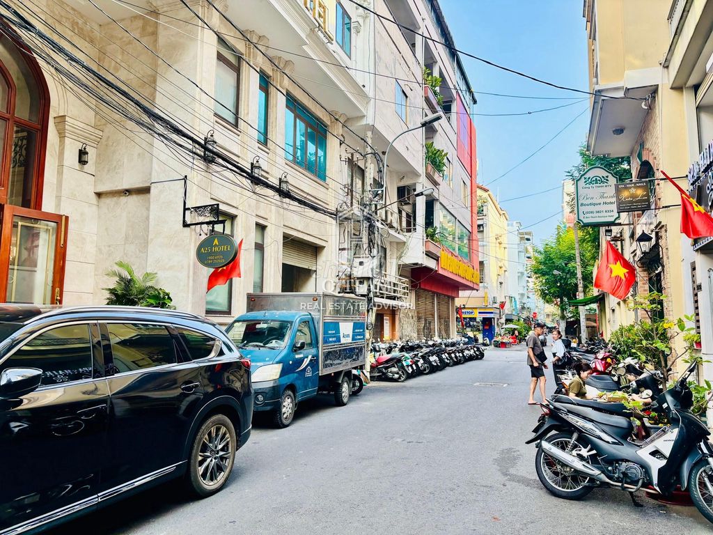 Five bedrooms five, five toilets, 55 Lê Thị Hồng Gấm, District 1 - area 4 x 25 meters, cost 6 x refrigerator