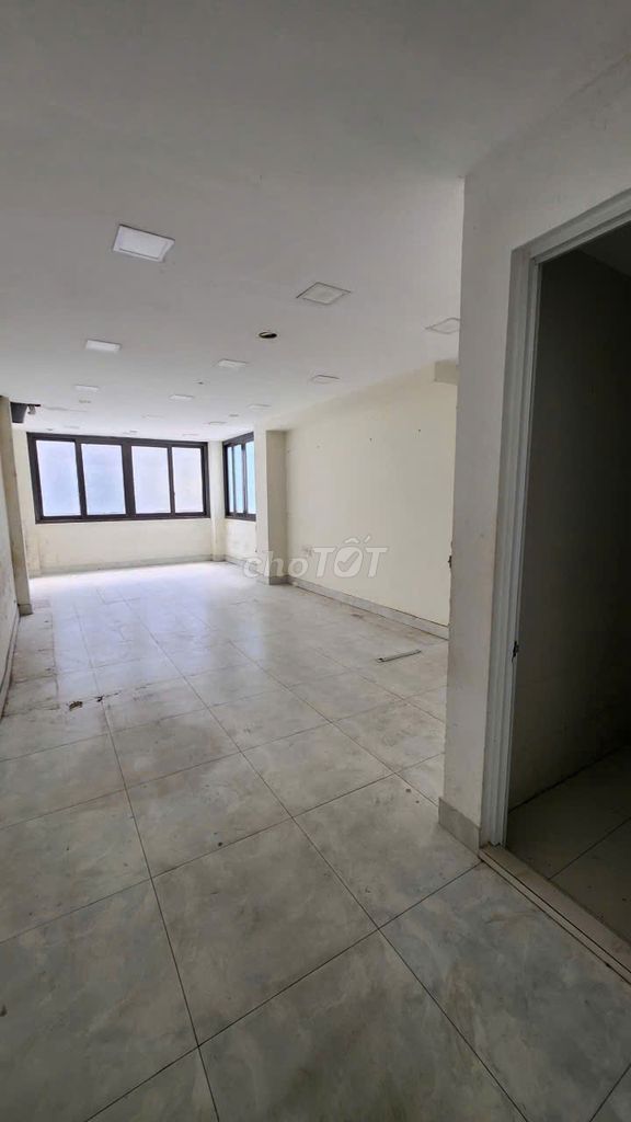 Five bedrooms five, five toilets, 55 Lê Thị Hồng Gấm, District 1 - area 4 x 25 meters, cost 6 x refrigerator